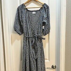 NWT Old Navy Maxi Dress Blue Floral Short Sleeve Wrap V Neck Button